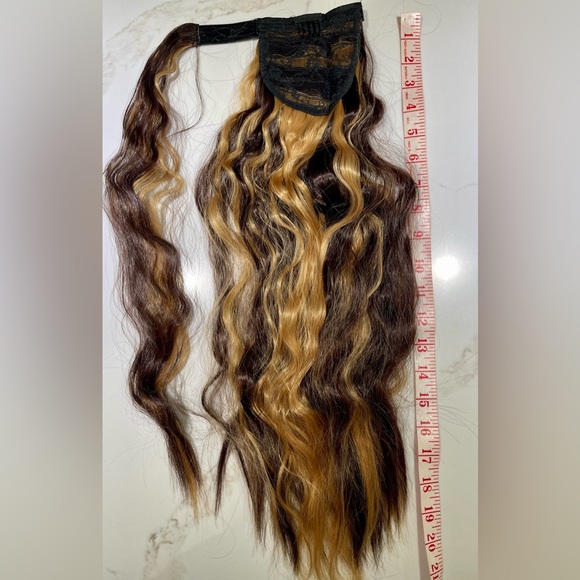 🌺🌺2Fer! HAIR, 30” ponytail, dark brown highlighted and 22” with wrap arounds. - Picture 10 of 11